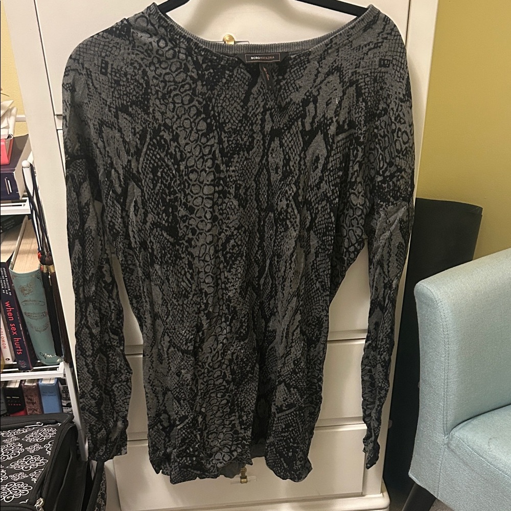 BCBGMaxAzria Charcoal and Black Snakeskin Long Sleeve Sweater